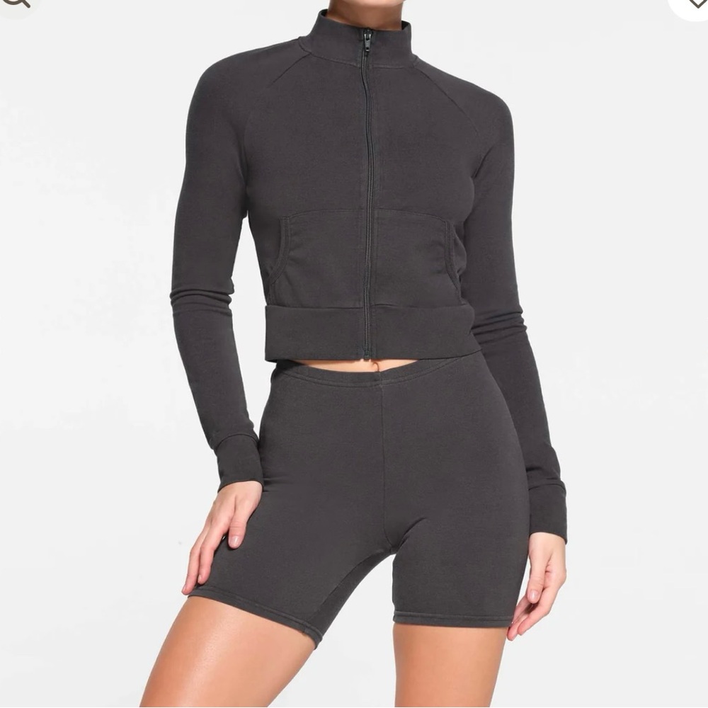 skims outdoor bike shorts